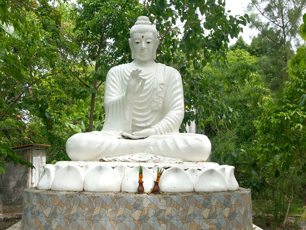 Wat-Khao-Chedi-Tempel-Thailand-Statue