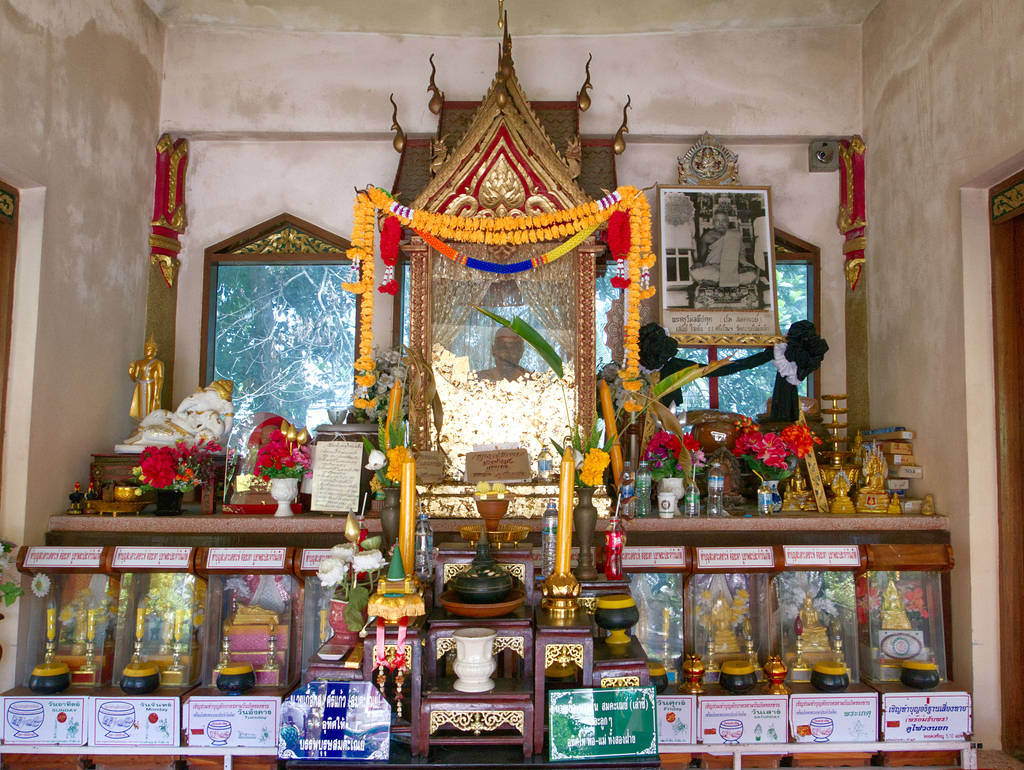 mumifizierter Mönch im Wat Khiri Wongkaram