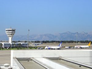 Langstreckenflug Tipps - hier zu sehen Flughafen Antalya