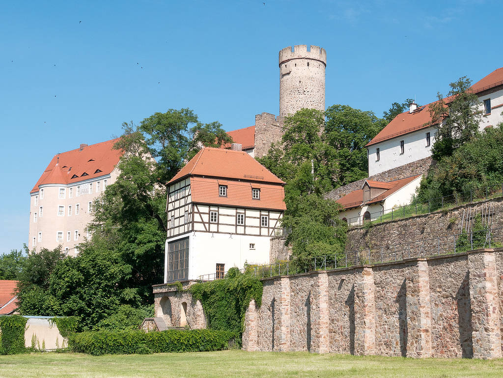 Burg Gnandstein von weitem