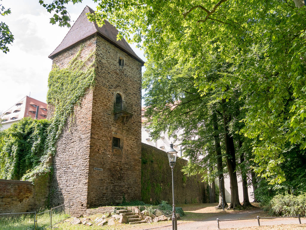 Altschlossturm und Stadtmauer