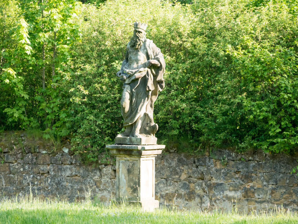 Statue beim Schloss Lemberk
