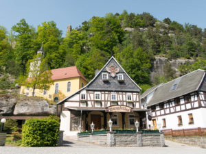 Oybin Sehenswürdigkeiten - hier Gebäude und Bergkirche